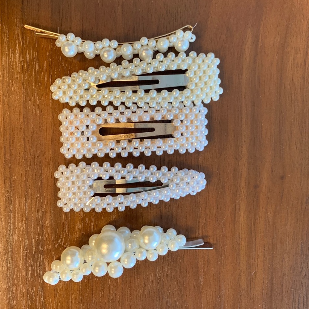Pearl hair accessories